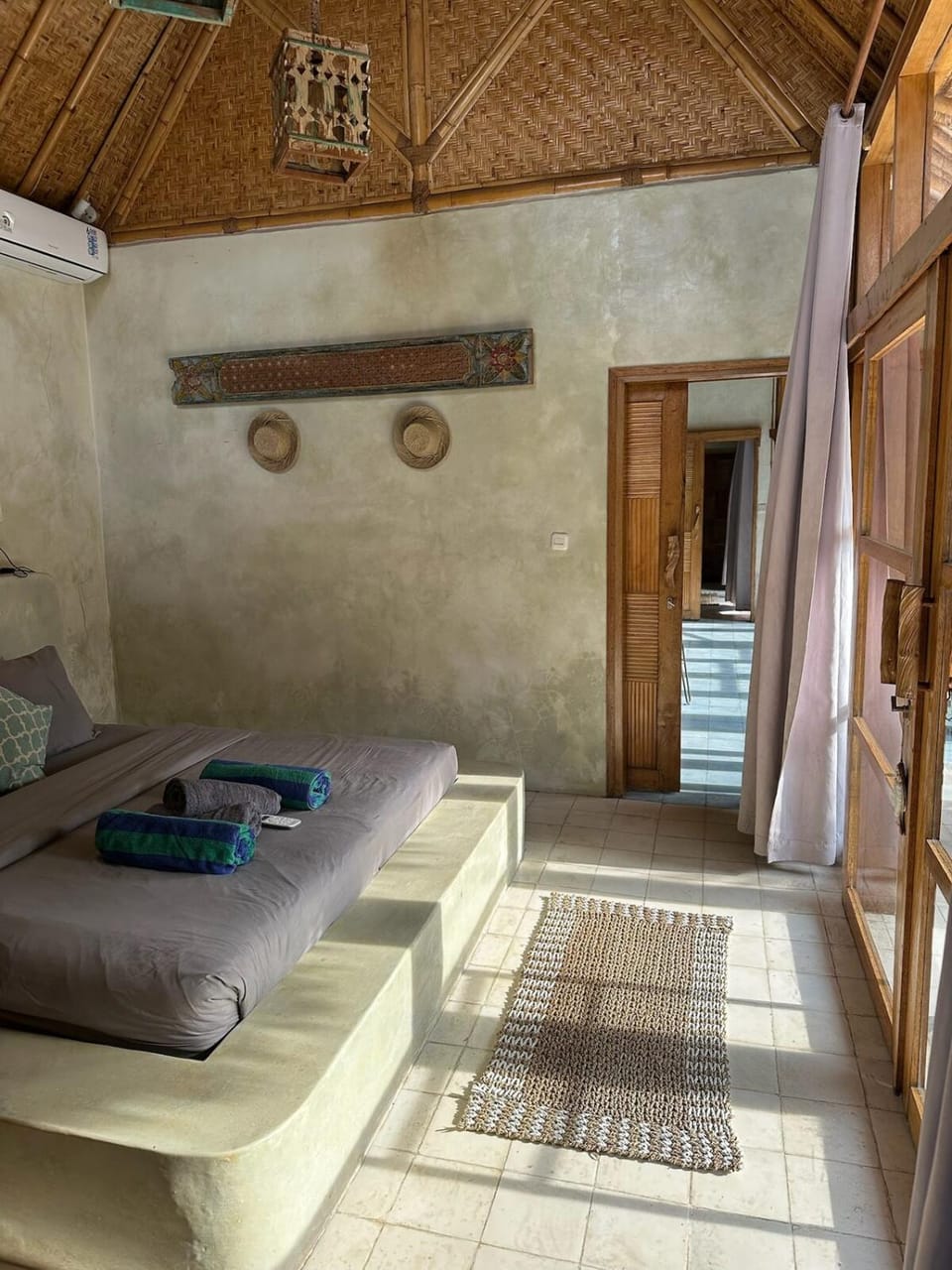 Bedroom, air conditioner