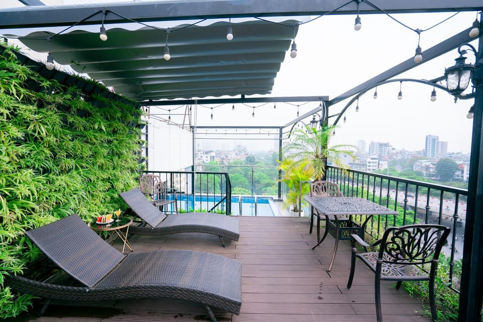 Garden, View (from property/room), Balcony/Terrace, Pool view, Swimming pool, sunbed