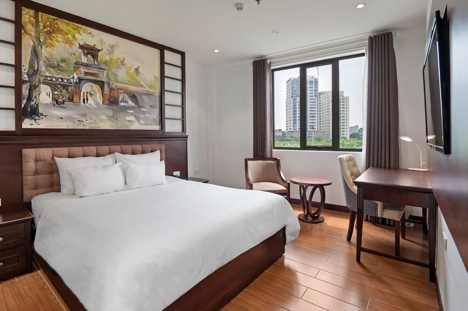 Bed, Living room, Photo of the whole room, Seating area, Bedroom