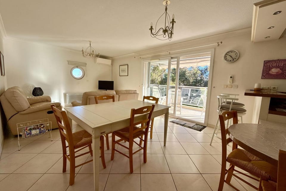 Bright apartment in Mandelieu close to the sea Apartment in Mandelieu-La Napoule