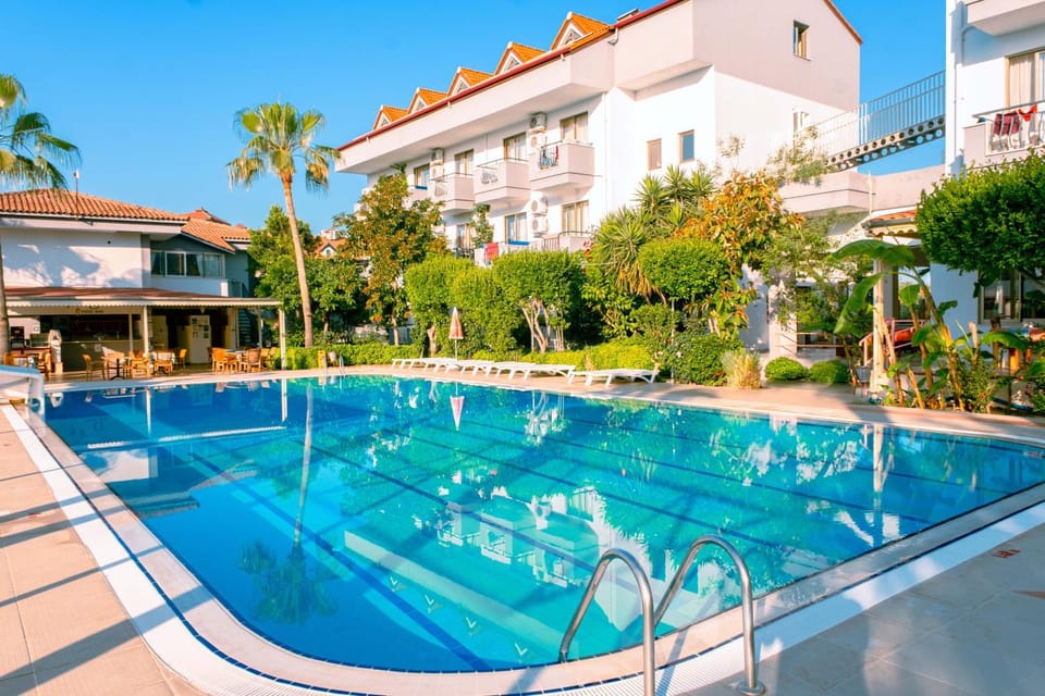 Day, Pool view, Swimming pool, sunbed