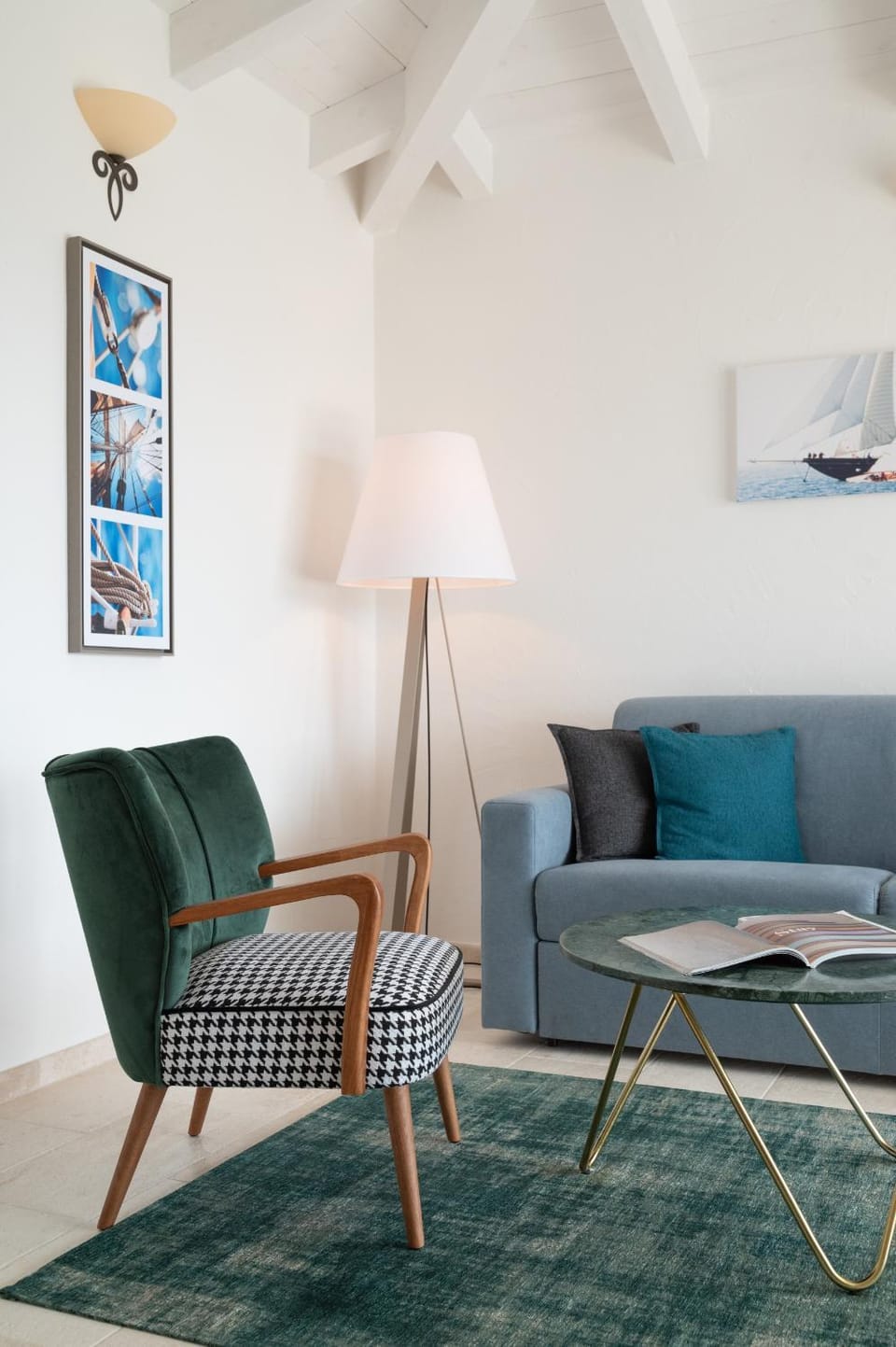 Communal lounge/ TV room, Living room