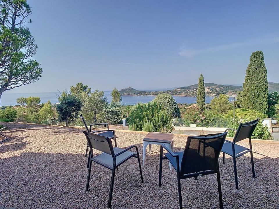 Garden, Sea view