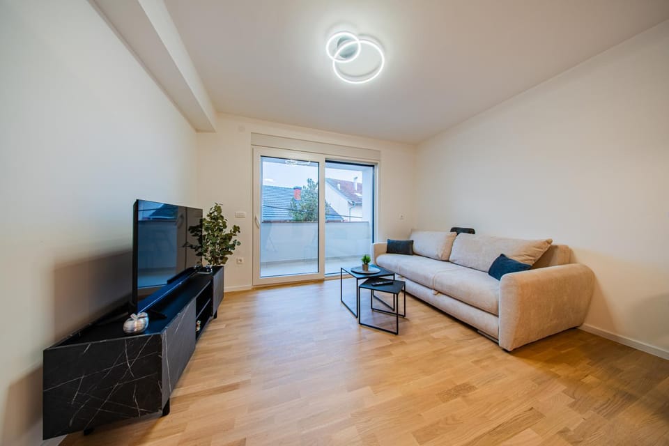 TV and multimedia, Balcony/Terrace, Living room