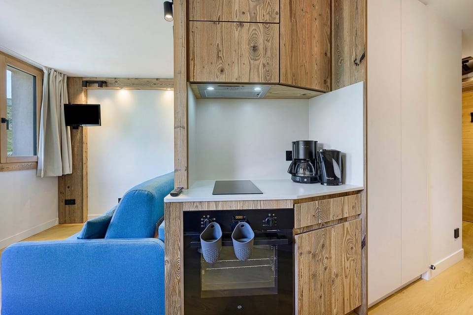 Kitchen or kitchenette, Living room