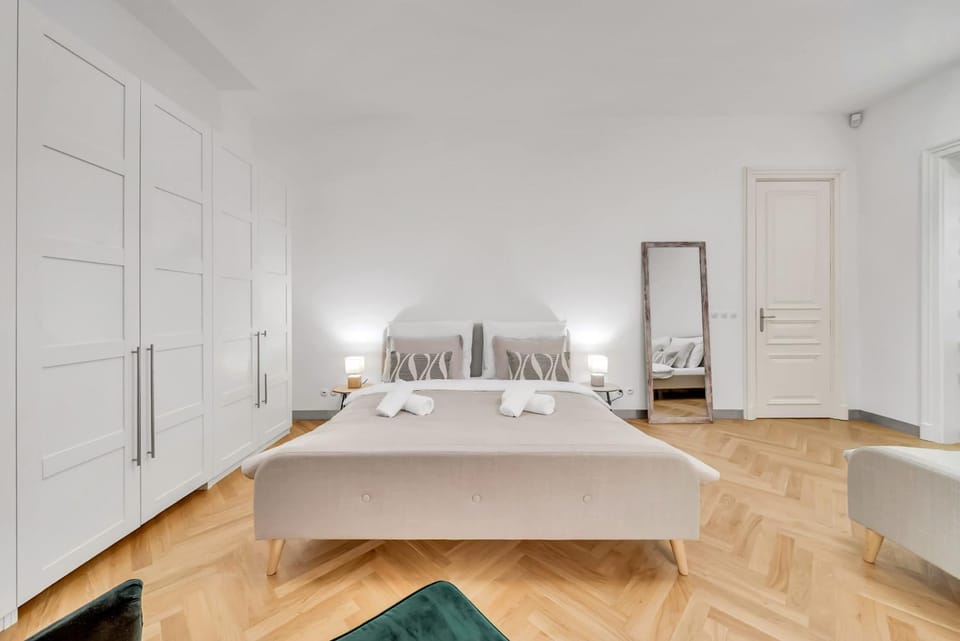 Bed, Photo of the whole room, Bedroom, towels, wardrobe