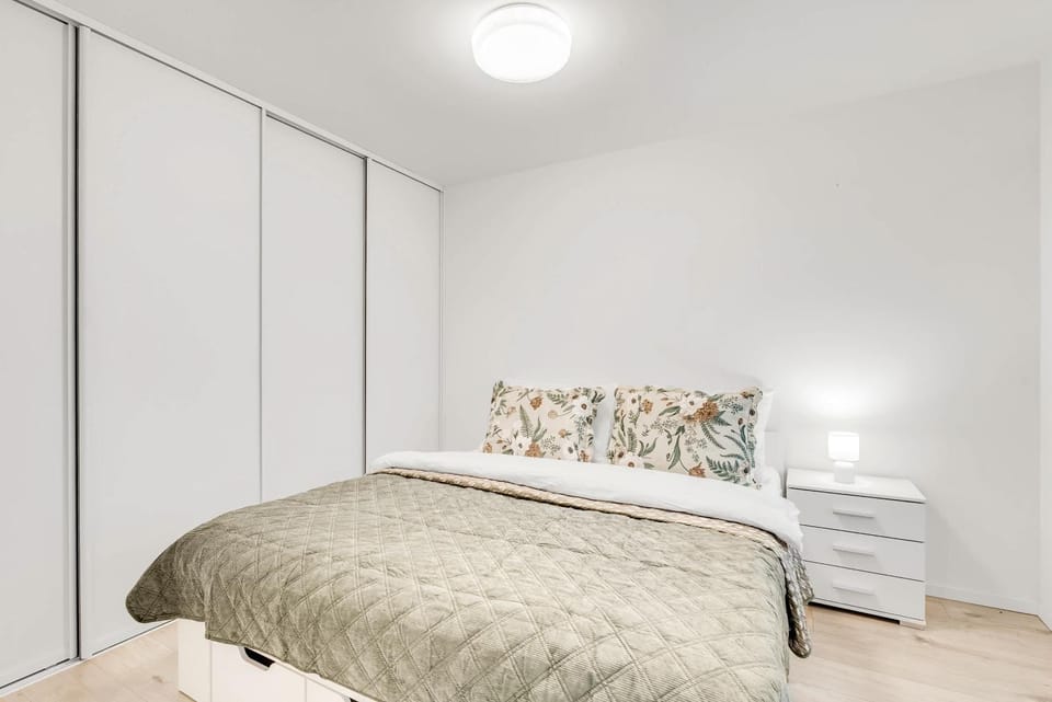 Bed, Bedroom, wardrobe