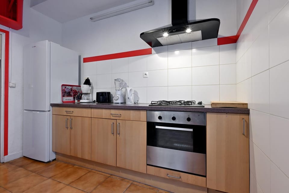 Kitchen or kitchenette, Living room