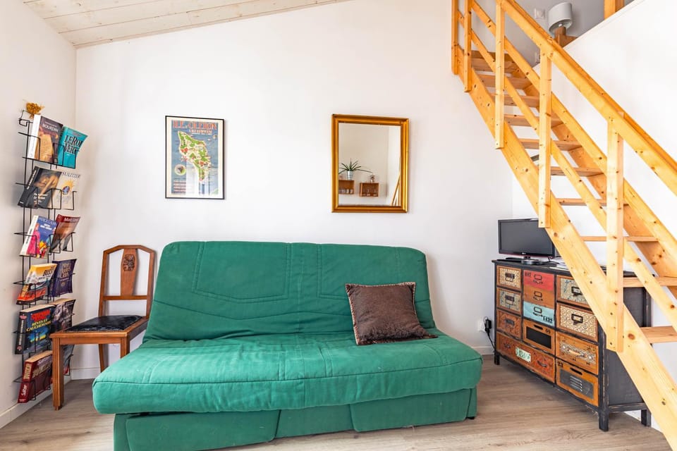 Property building, Living room
