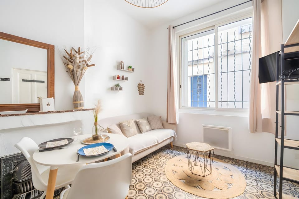 Property building, Living room