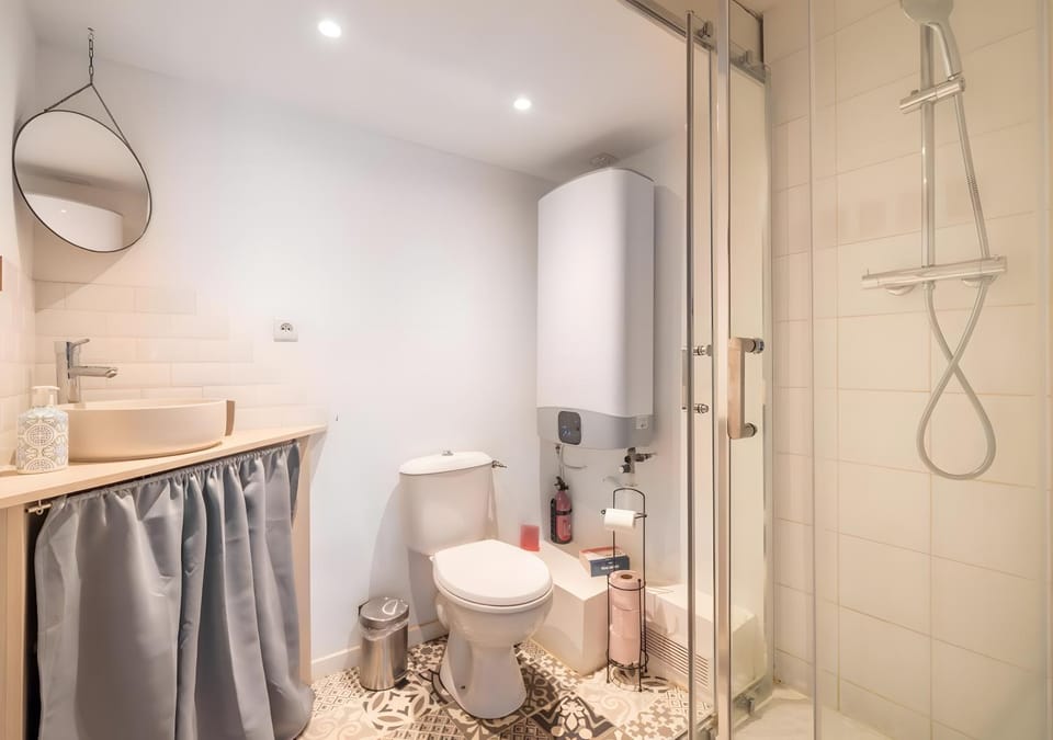 Bathroom, Living room