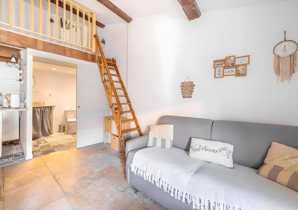 Property building, Living room