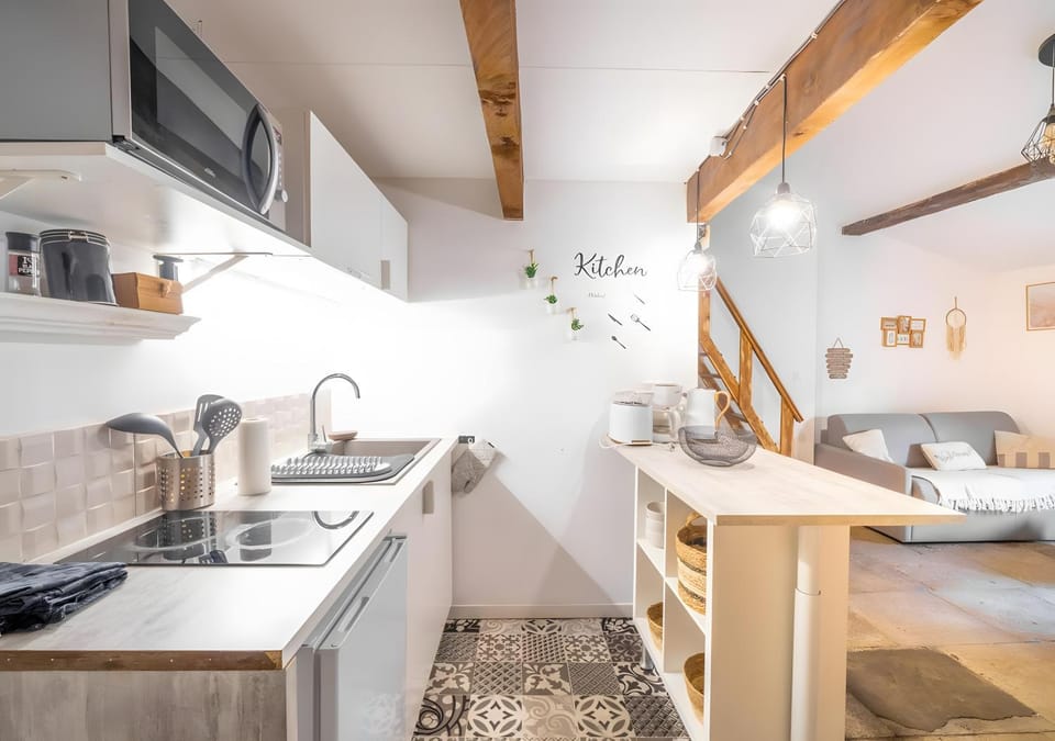 Property building, Kitchen or kitchenette, Living room