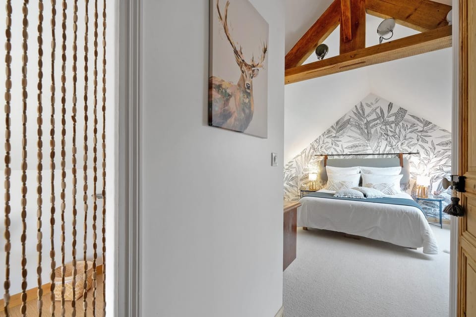 Property building, Living room, Bedroom