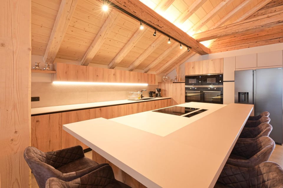 Property building, Kitchen or kitchenette, Living room