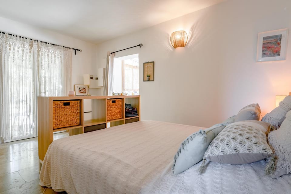Living room, Bedroom