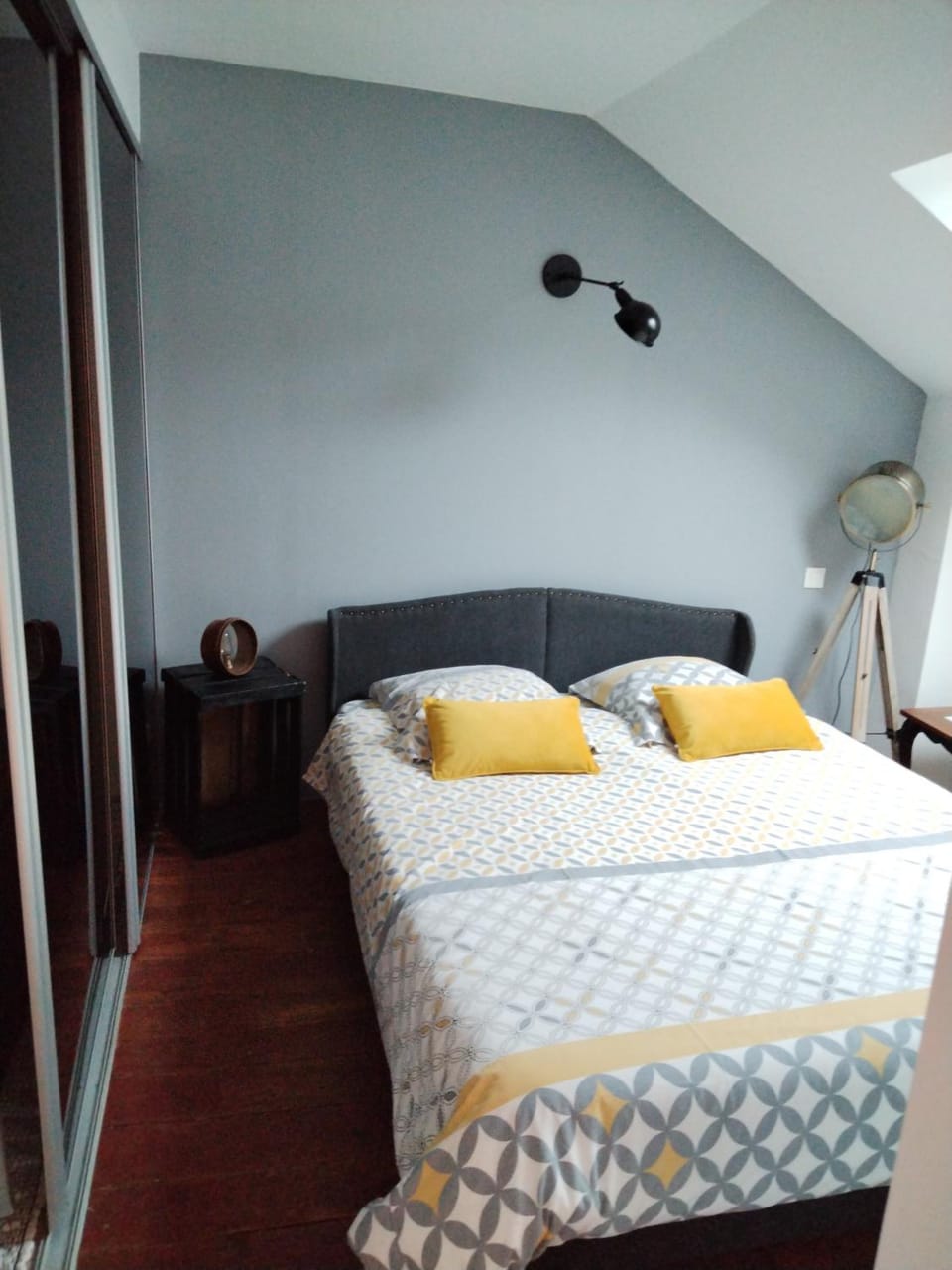 Property building, Living room, Bedroom