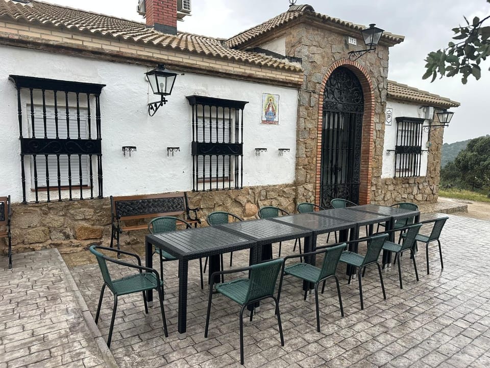 Dehesas Rojas Chalet in Andújar