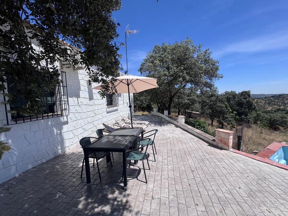 Dehesas Rojas Chalet in Andújar