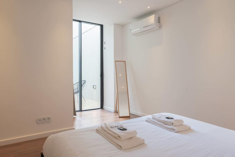 Liiiving in Porto - The Prestige Apartment C Apartment in Porto