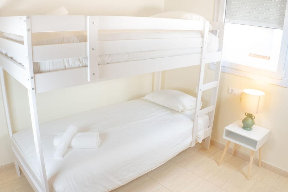 Bed, Photo of the whole room, Bedroom, bunk bed, towels