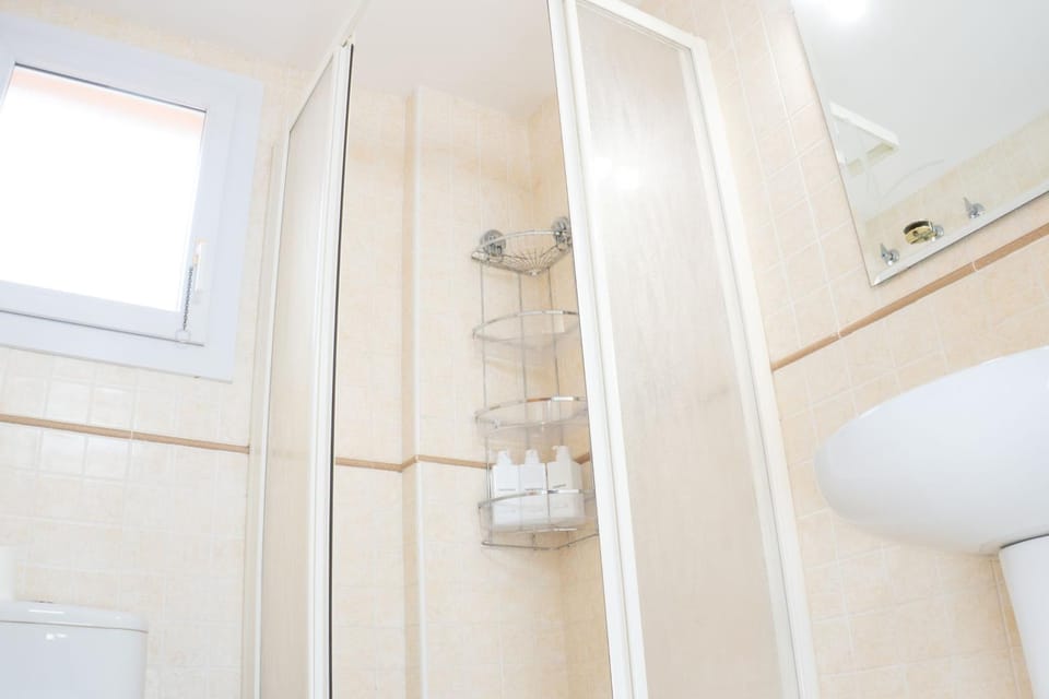 Shower, Bathroom, towels