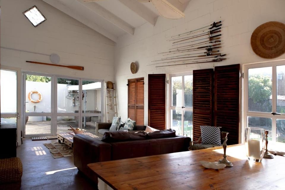 Joan's Sea Cottage House in Cape Town
