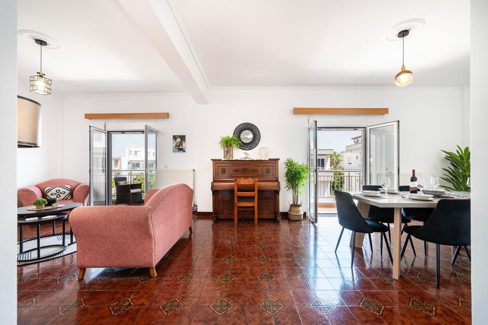 Living room, Seating area, Dining area