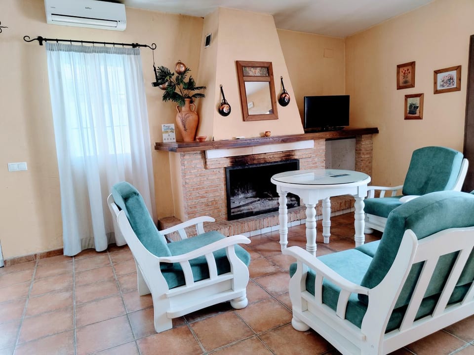 TV and multimedia, Living room, fireplace, heating, air conditioner