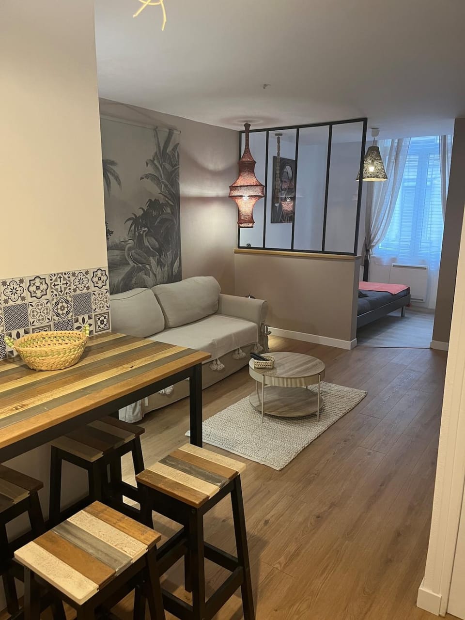 Living room, Seating area