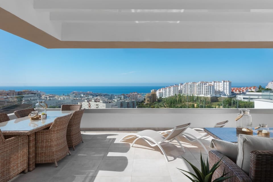 Property building, Balcony/Terrace, Living room