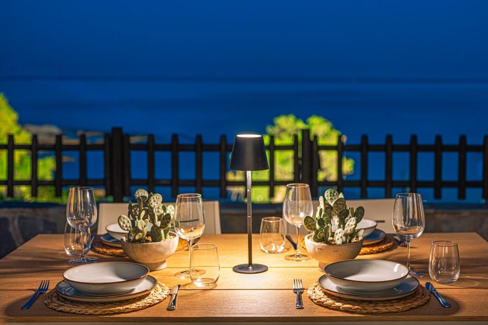 Night, View (from property/room), Dining area, Sea view, Area and facilities, Dinner