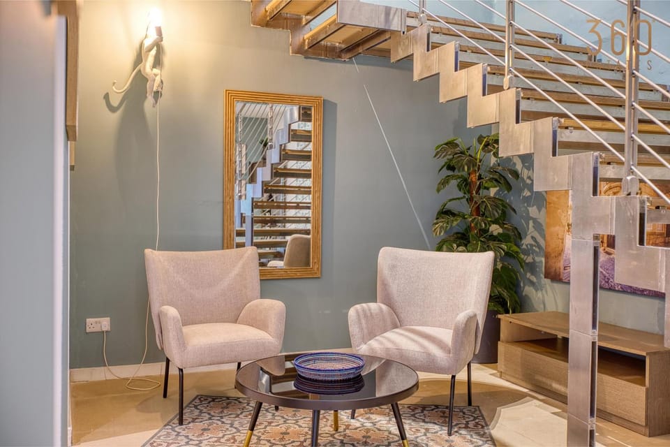 Living room, Seating area