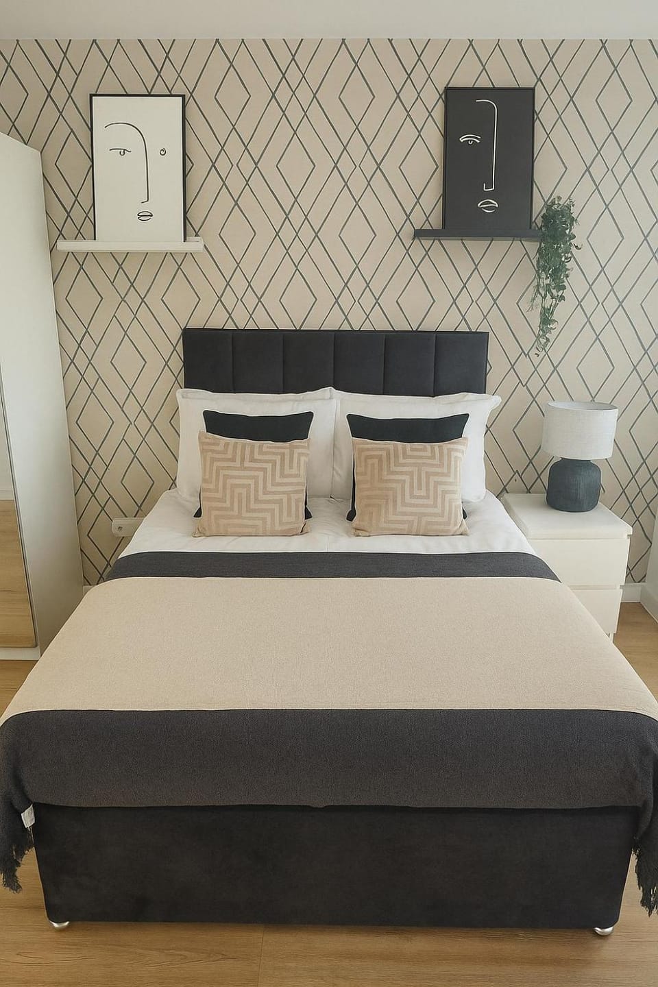 Designer Penthouse in Manchester with Parking Apartment in Manchester