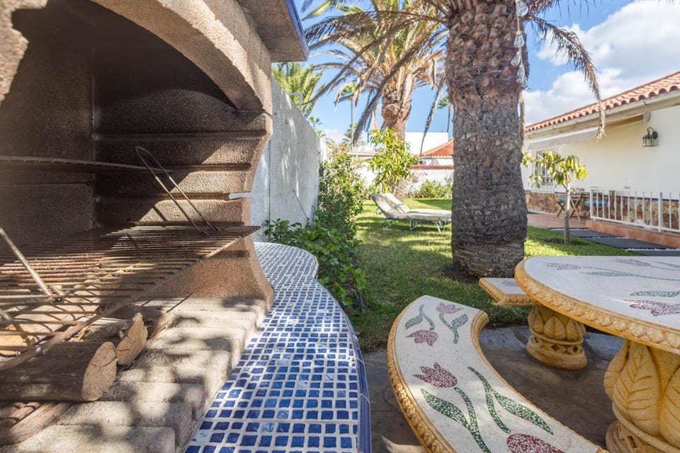 Deluxe Flat in Maspalomas - Garden & BBQ House in Maspalomas