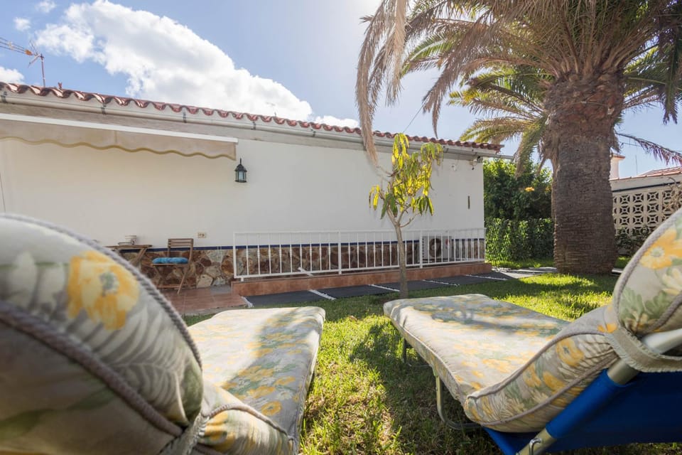 Deluxe Flat in Maspalomas - Garden & BBQ House in Maspalomas