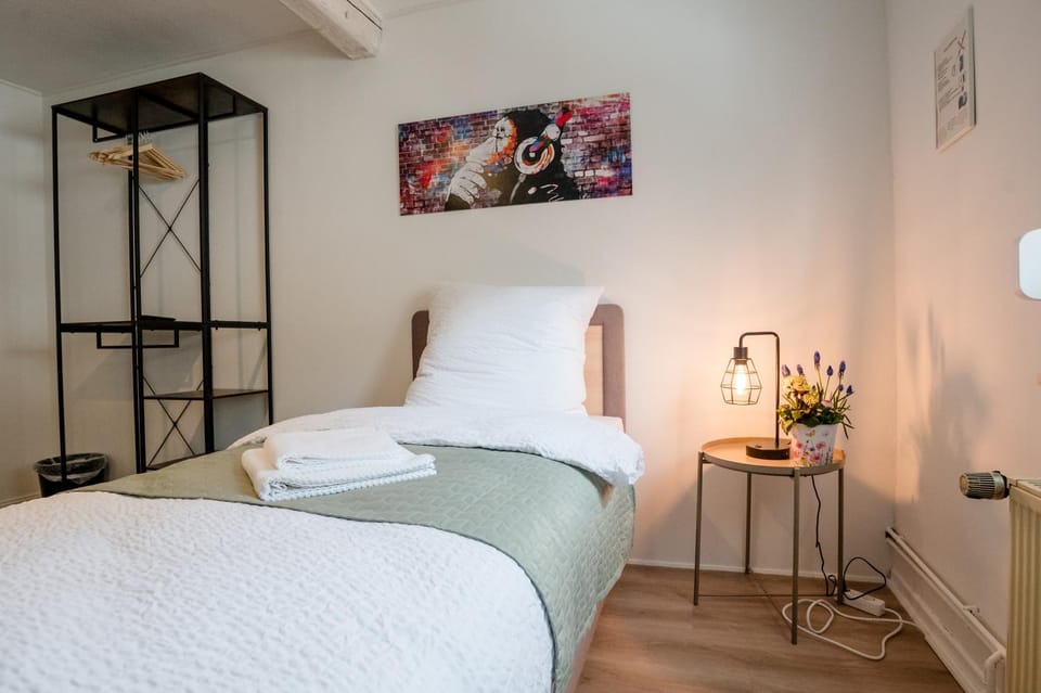 Bed, Photo of the whole room, Bedroom