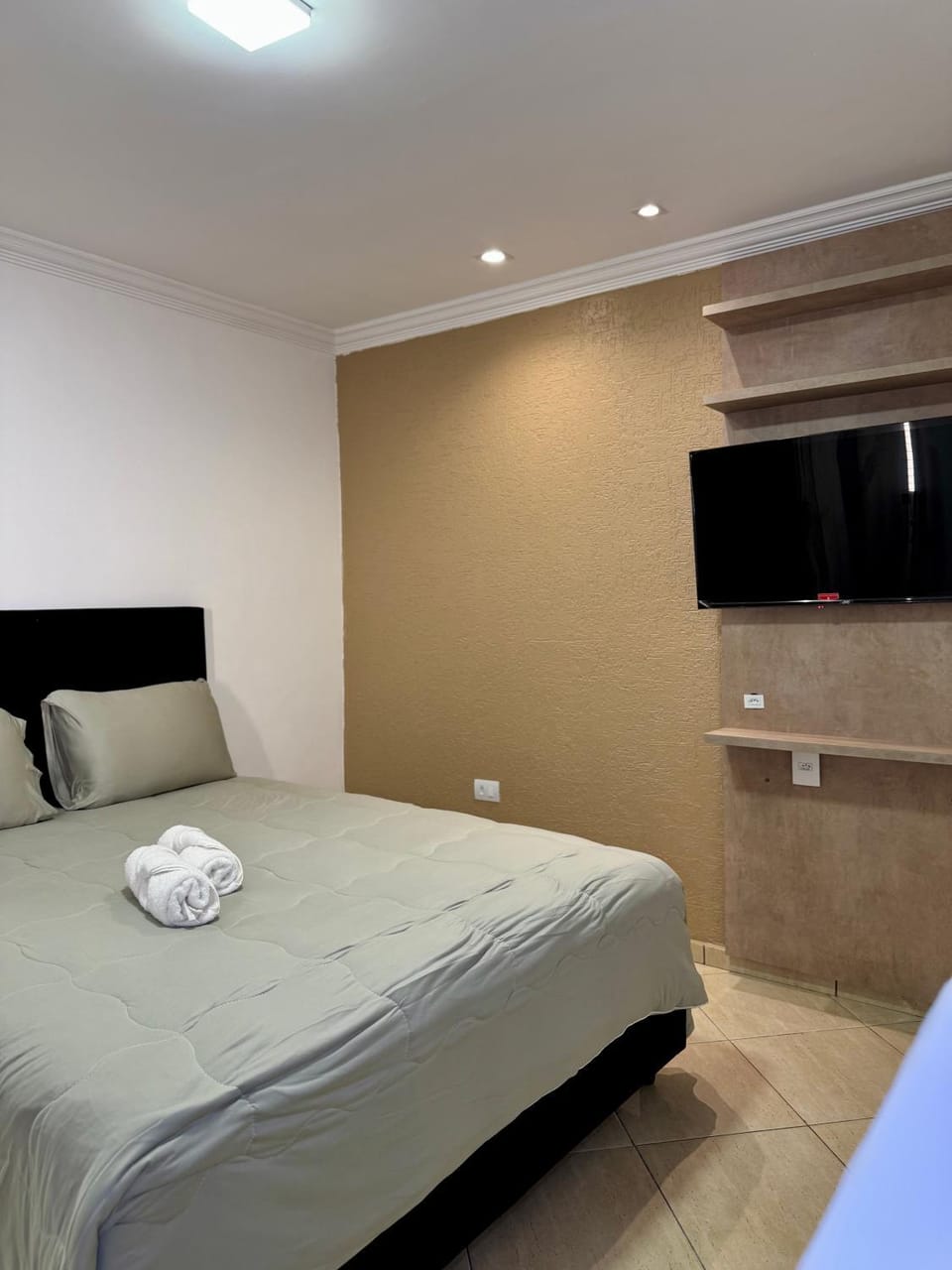 TV and multimedia, Photo of the whole room