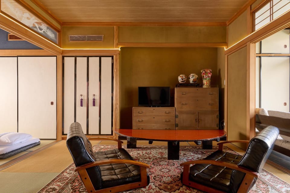 Top Floor Suite - Balcony View - Higashi Chaya Area Apartment in Kanazawa
