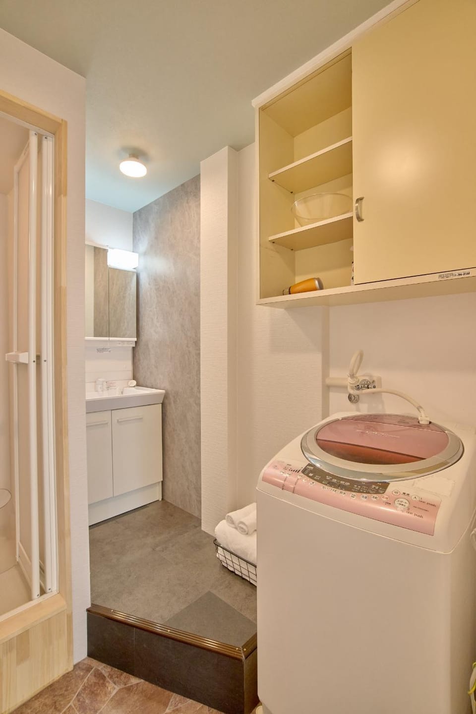 Top Floor Suite - Balcony View - Higashi Chaya Area Apartment in Kanazawa