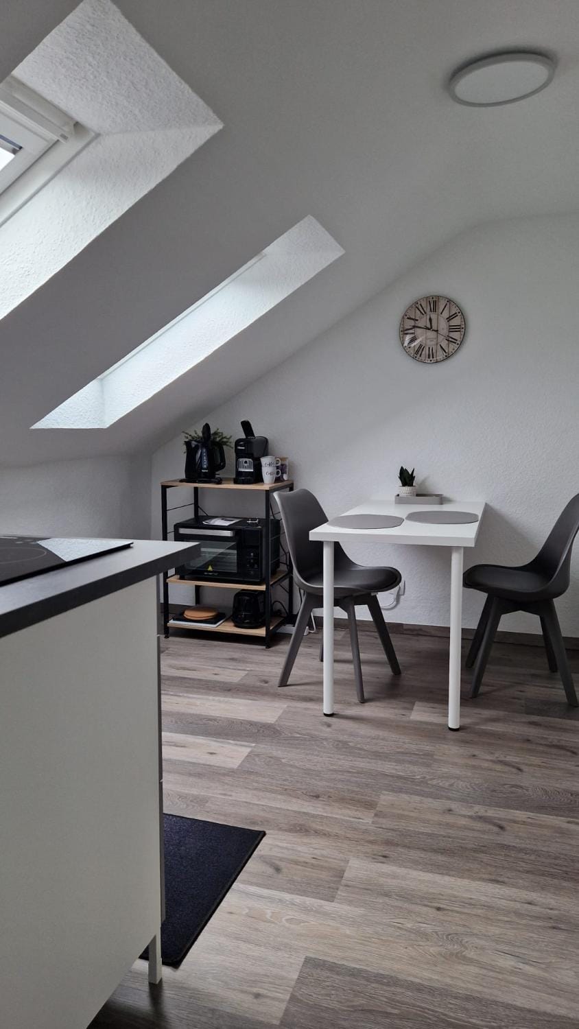 Kitchen or kitchenette, Seating area, Dining area