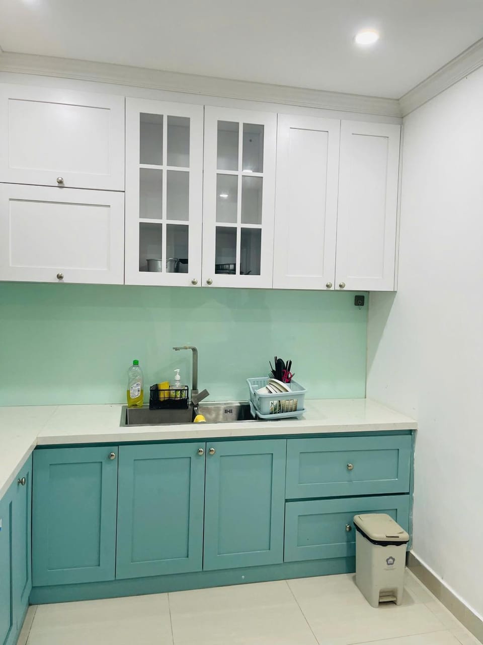 Kitchen or kitchenette, minibar, stove
