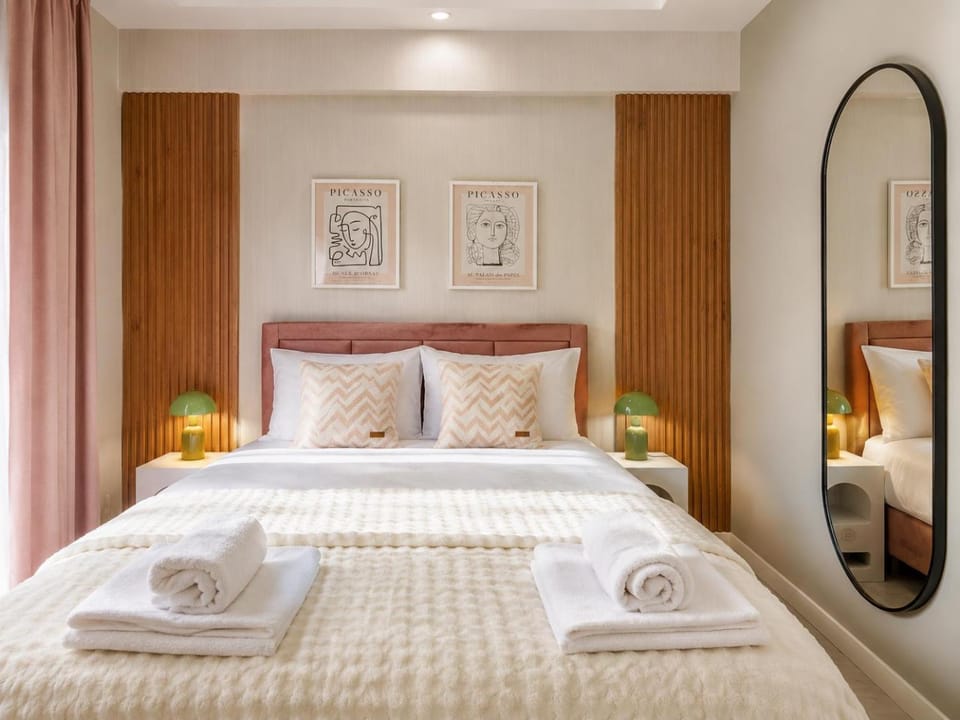 Bed, Photo of the whole room, Bedroom, towels, wardrobe