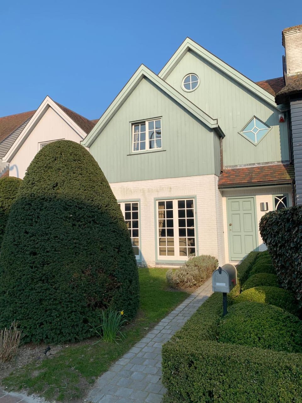 Property building, Facade/entrance, Garden