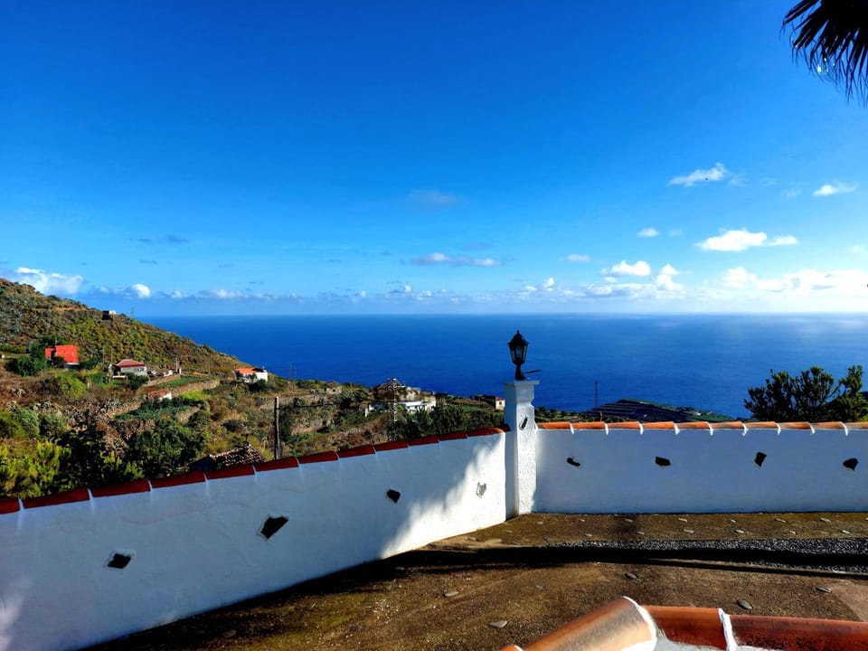 Natural landscape, View (from property/room), Balcony/Terrace, Mountain view, Sea view