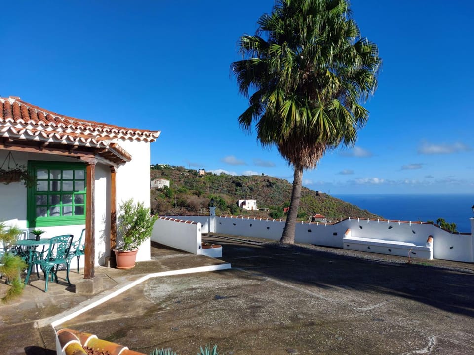 Property building, Natural landscape, Mountain view, Sea view