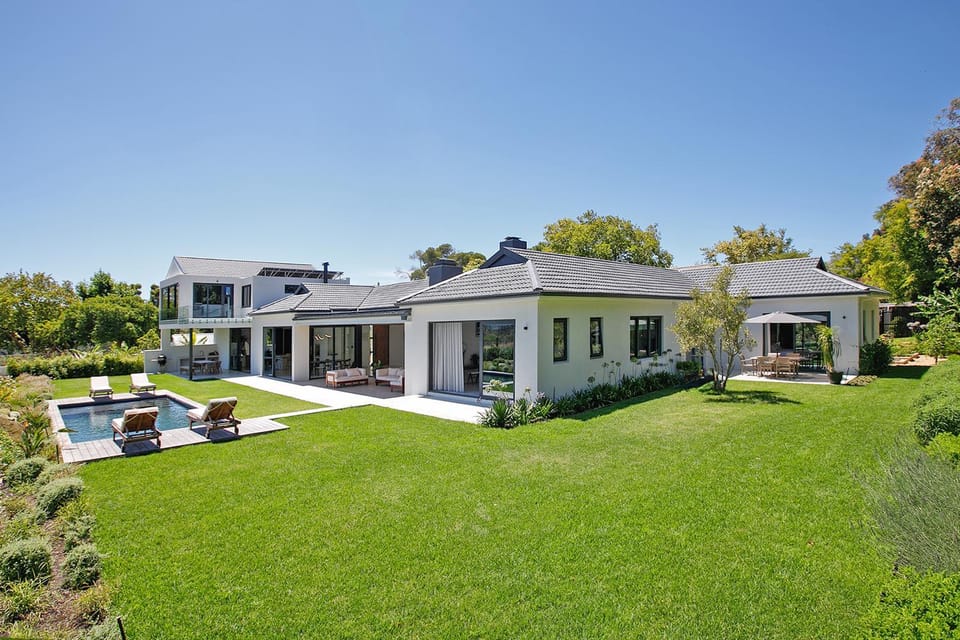 Table Mountain Constantiaberg view Villa in Cape Town