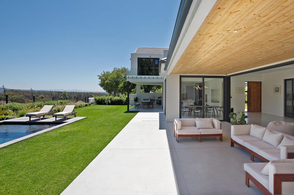 Table Mountain Constantiaberg view Villa in Cape Town