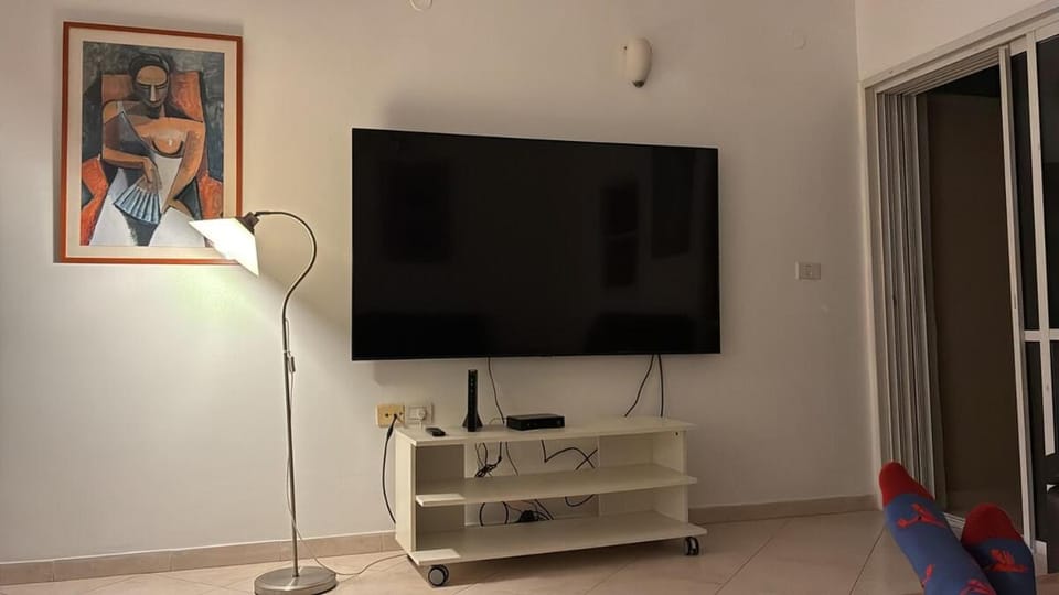 Spacious, Tranquil Sea View Apartment in Netanya