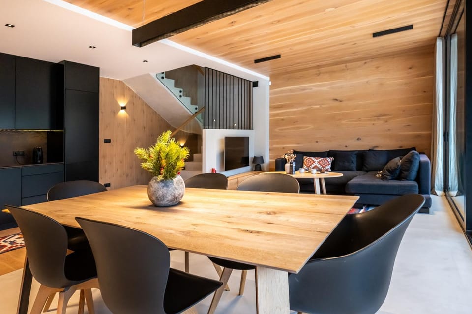 Kitchen or kitchenette, Living room, Seating area